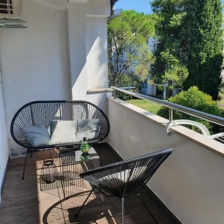 - 50 Meters From Sea Πόρετς