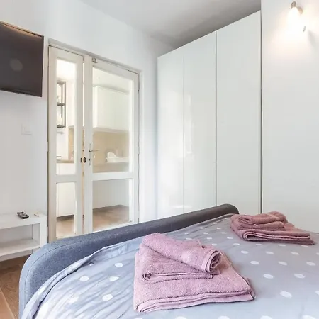 - 50 Meters From Sea Apartmán Poreč